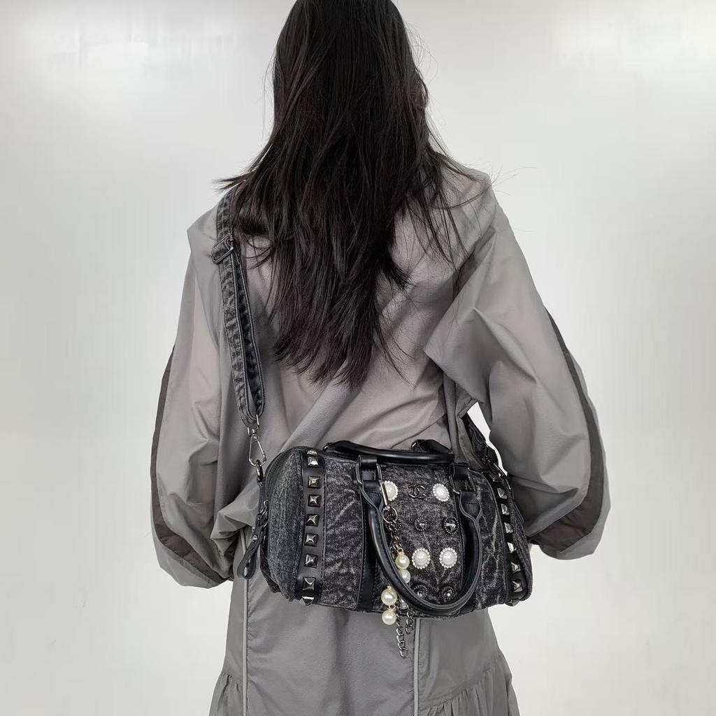 Washed Denim Diamond Jewelry Handbag Personalized Street Messenger Shoulder Bag