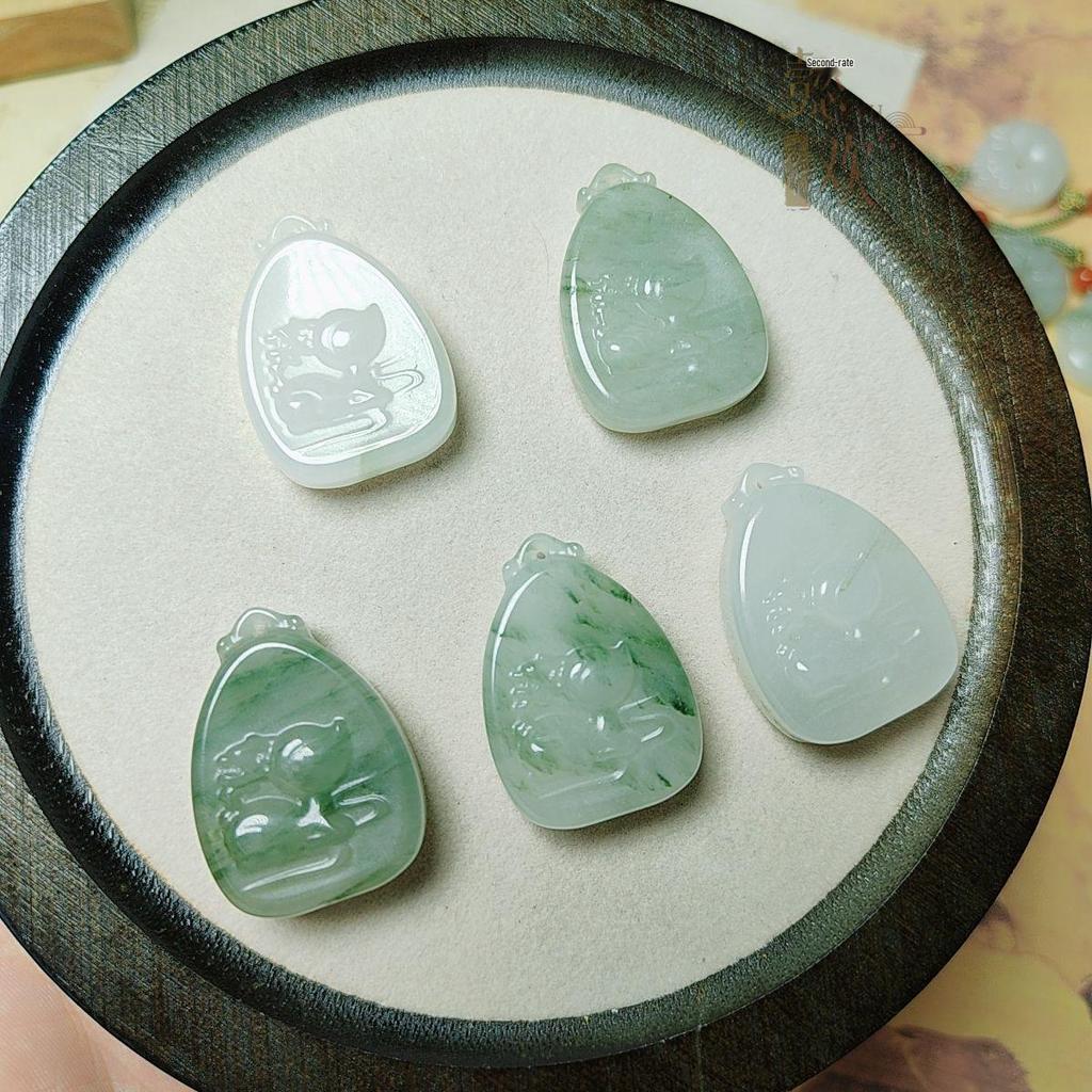 Tianshan Jadeite Peace Buckle Pendant Necklace - Star Design