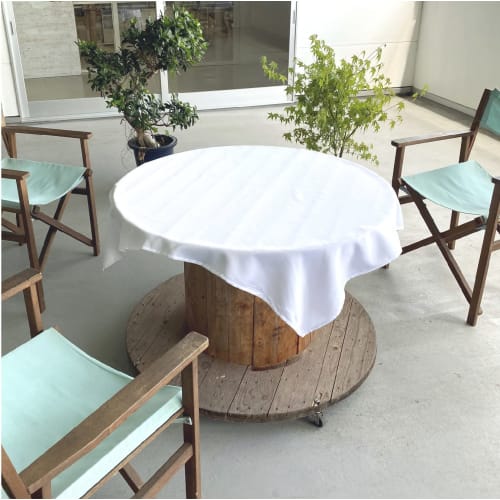 Large, plain white polyester furoshiki (110cm x 3.5 shaku) for weddings, funerals, ceremonies, memorial services, funerals, and ashes burials. Suitabl