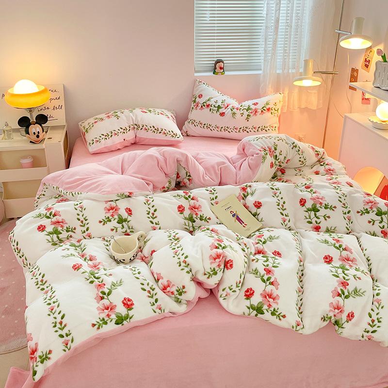 Kleines Frischmilch-Fleece-Bett, vierteiliges Set, Korallenvlies, Bettlaken, Bettbezug, warmer Flanellplüsch