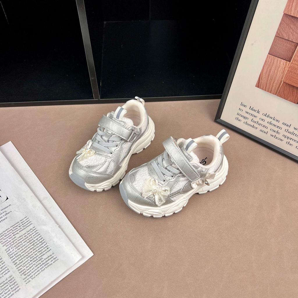 2026 Girls' Shiny Velcro Sneakers: Soft Sole, Princess Style with Rhinestones.