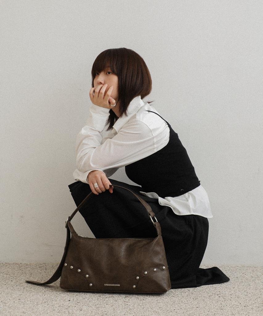 Iugamakaras Studded Hobo Bag (Brown)