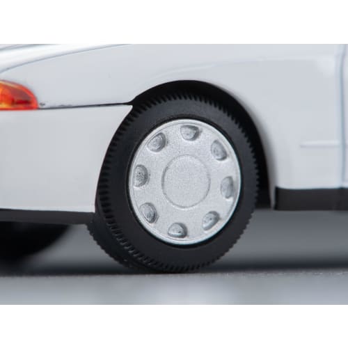 TOMYTEC Tomica Limited Vintage Neo 1/64 Scale LV-N194d Nissan Skyline 4-Door Sports Sedan GXi Type X White 1992 Model (Finished Product)