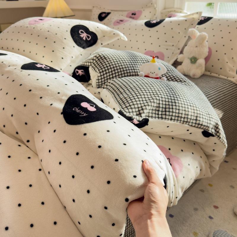 Thickened Milk Fleece Four-Piece Set Double-Sided Fleece Quilt Cover Coral Flannel Bed Sheet Quilt Cover Three-Piece Set Of Bed Hat