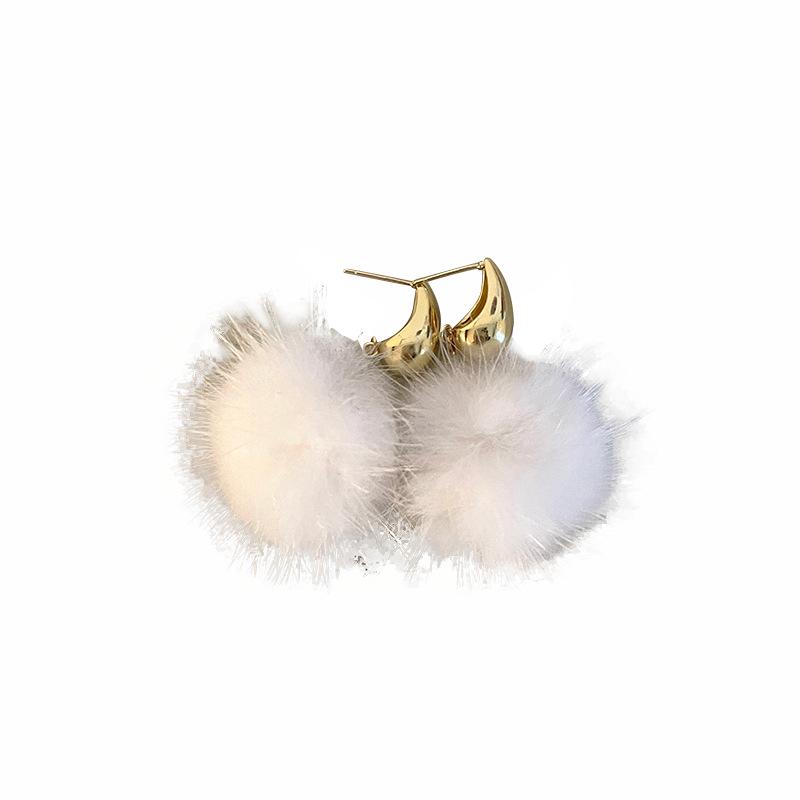 High-End Korean Fluffy Pompon Silver Stud Earrings - Autumn/Winter Niche Design