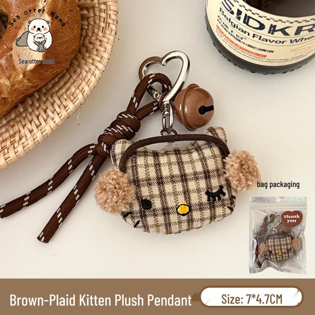 Japanese Retro Kitten Keychain: Cute Doll Pendant for Backpacks & Fashion Accessories