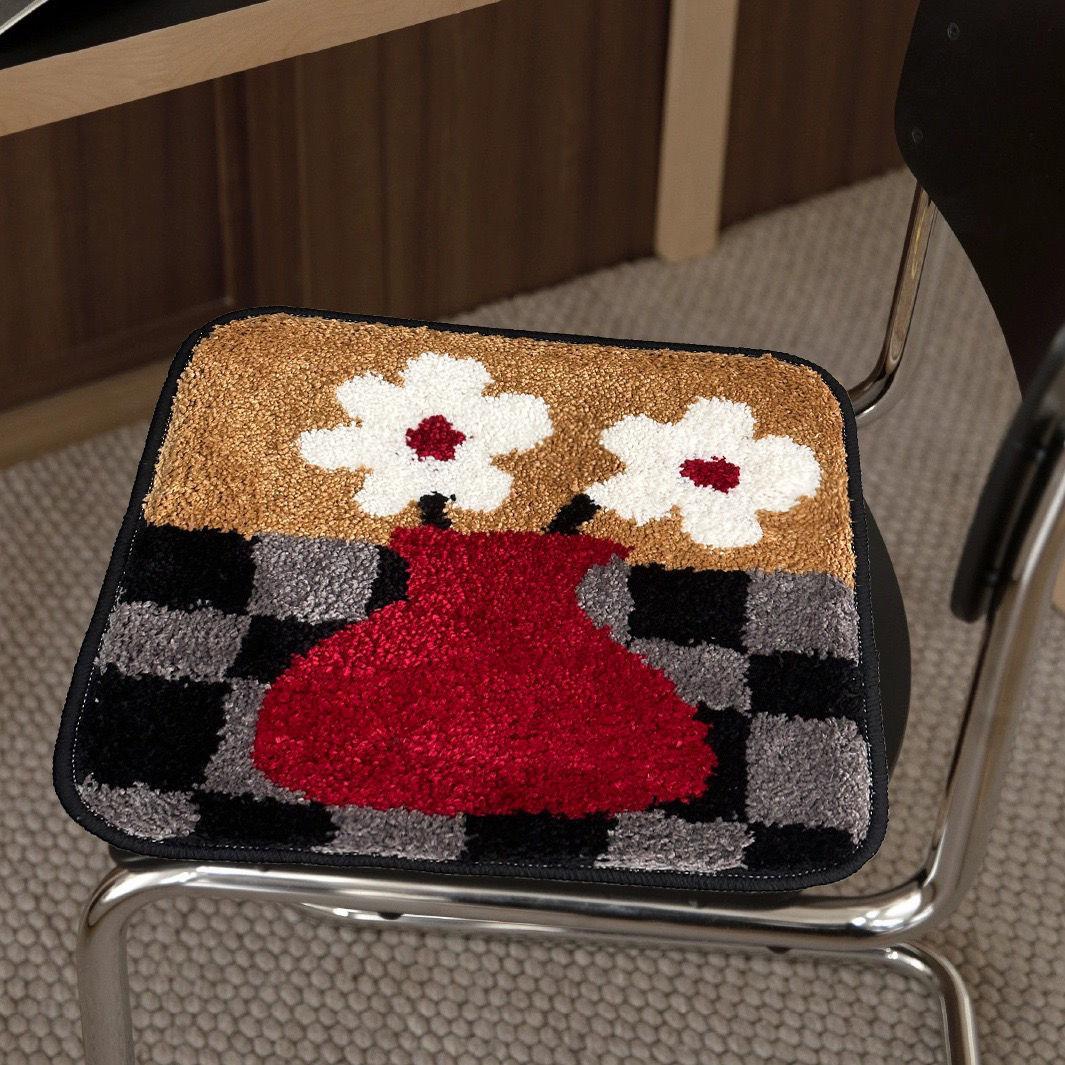 Cartoon Plush Seat Cushion Anti Slip Soft Chair Pad For Office Home Study Room Long Sitting Comfortable Absorben Mat Cushion 40x40cm