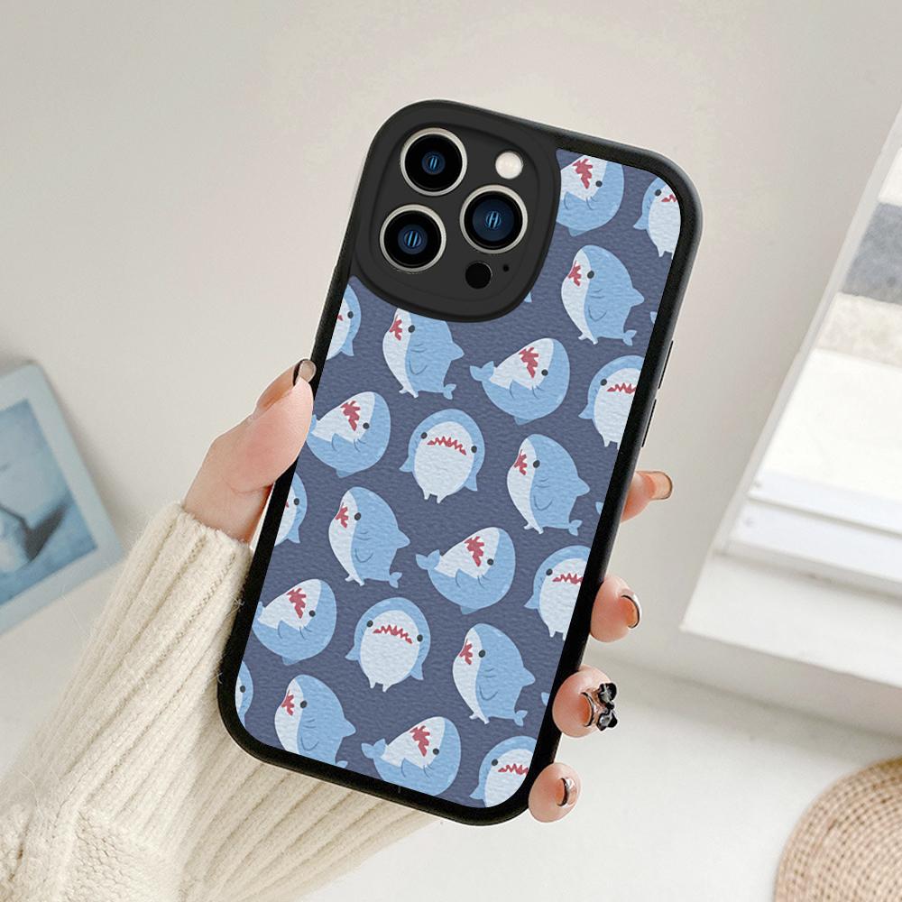 Nové pouzdro na telefon Grinning Shark pro Iphone 14 13 11 12 Pro MAX 13 12 MiNi 7 8 14 plus X XS XR Cartoon Shark Lambskin Covers