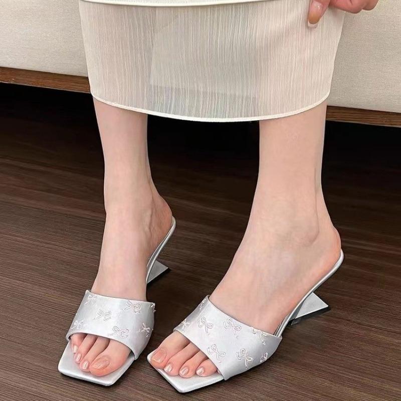 Fashion Summer New Wedge-heeled Sandals Women Fashion Square Head Open Toe Slip-on Anti-slip Wear-resistant Special-shaped Slippers