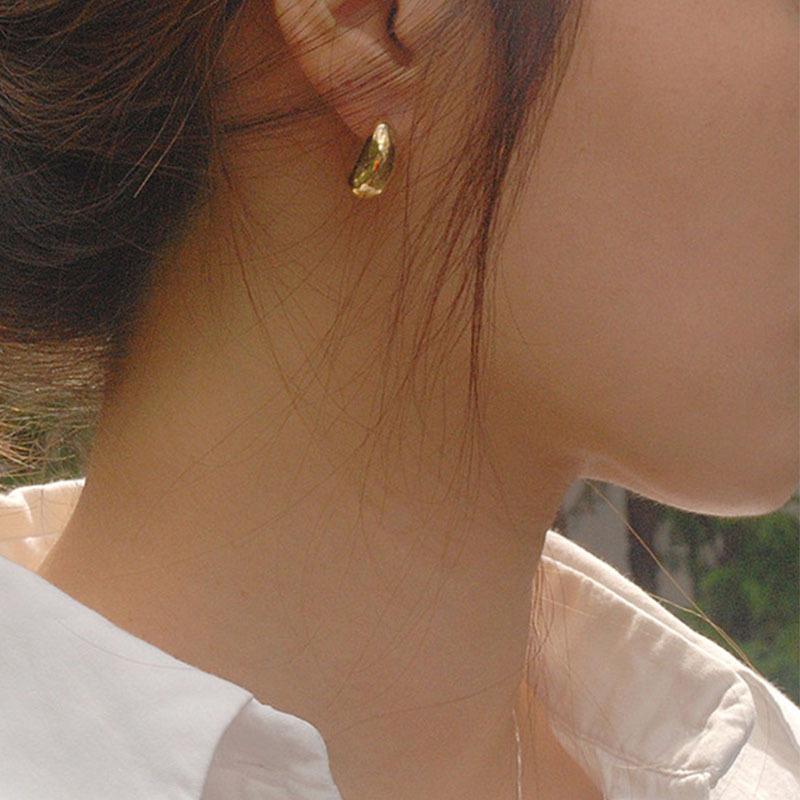 Light Luxury Niche Water Drop Stud Earrings Korean Version Korean Style Temperament Celebrity Style Earrings