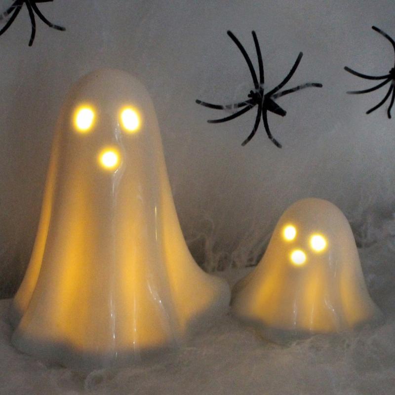 2Pcs LED Lighted Ceramics Specters Ghostly Figurine Sculpture Creative Table Centerpieces Glowing Lamp Halloween Decors