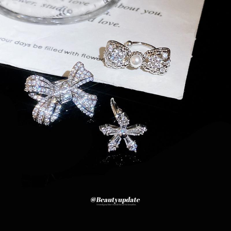 Cold Female Protagonist~ Zircon Bow Pearl Ear Clips for Women Without Ear Piercings, Exquisite Cold Ear Bone Clips, Light Luxury Earrings.