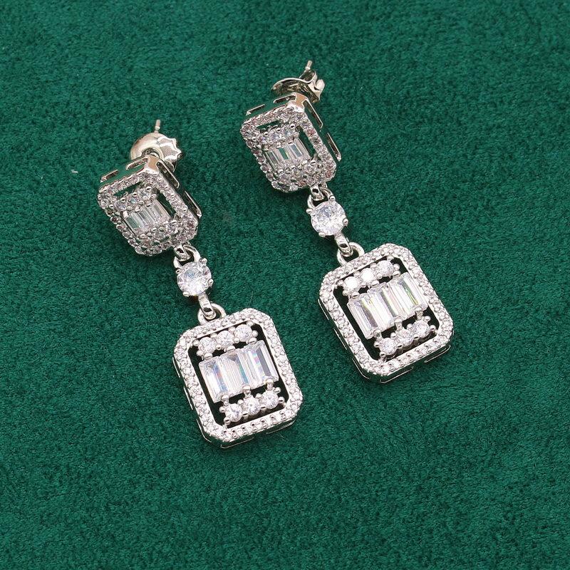 Dinnerparty Hochzeitsaccessoires Damen Hochzeitsschmuckset Leichter Luxus High-End Bekleidungsaccessoires