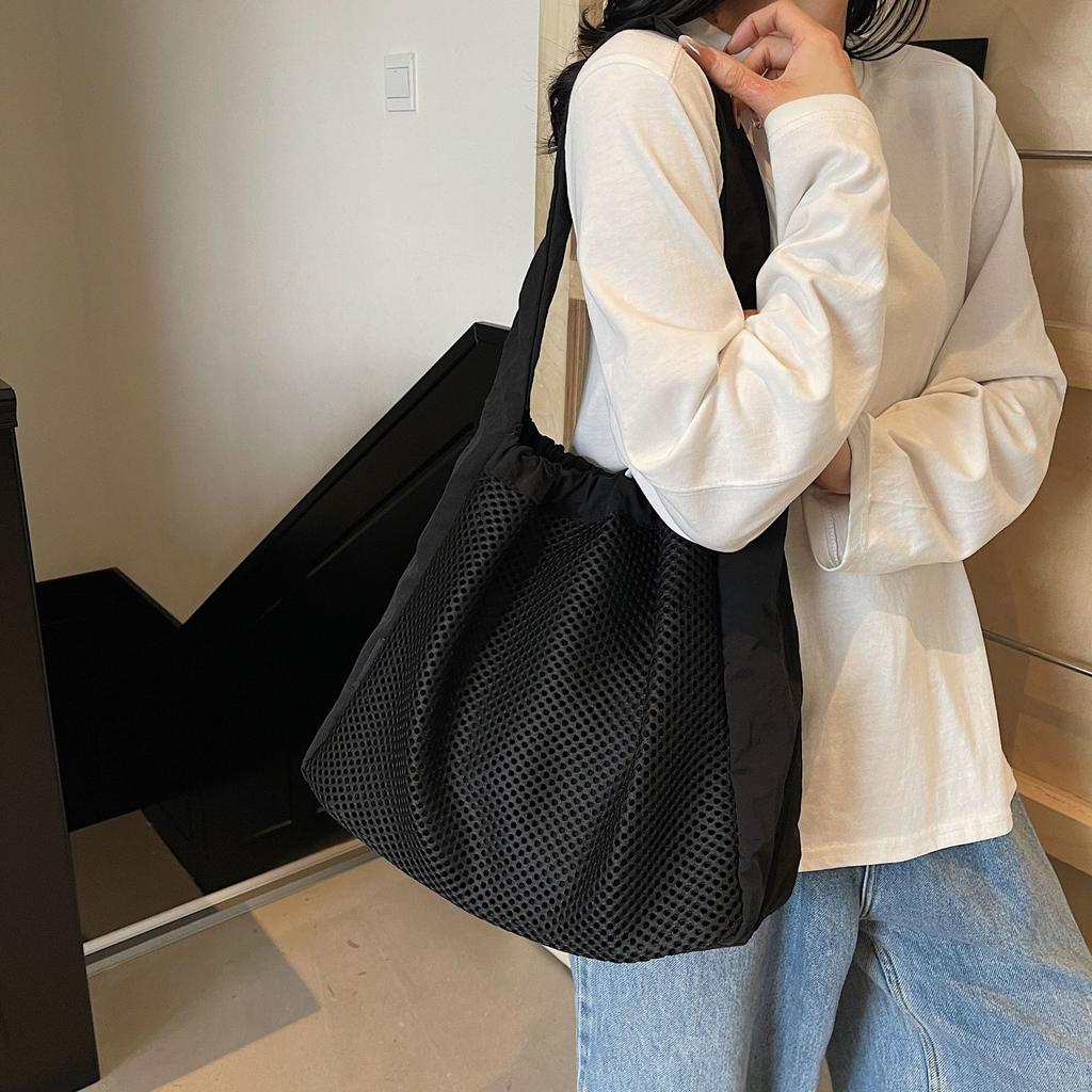 Mesh hollow bag women's bag 2025 new flow fashion mesh women's shoulder bag lightweight underarm bag