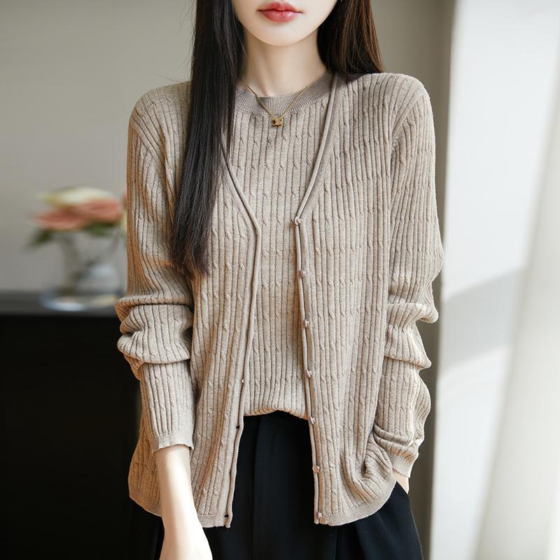 Leichte Strickjacke für Damen aus 50 % Wolle und 50 % Maulbeerseide – vielseitige Strickware für 4 Jahreszeiten für ganzjährigen Komfort und Stil