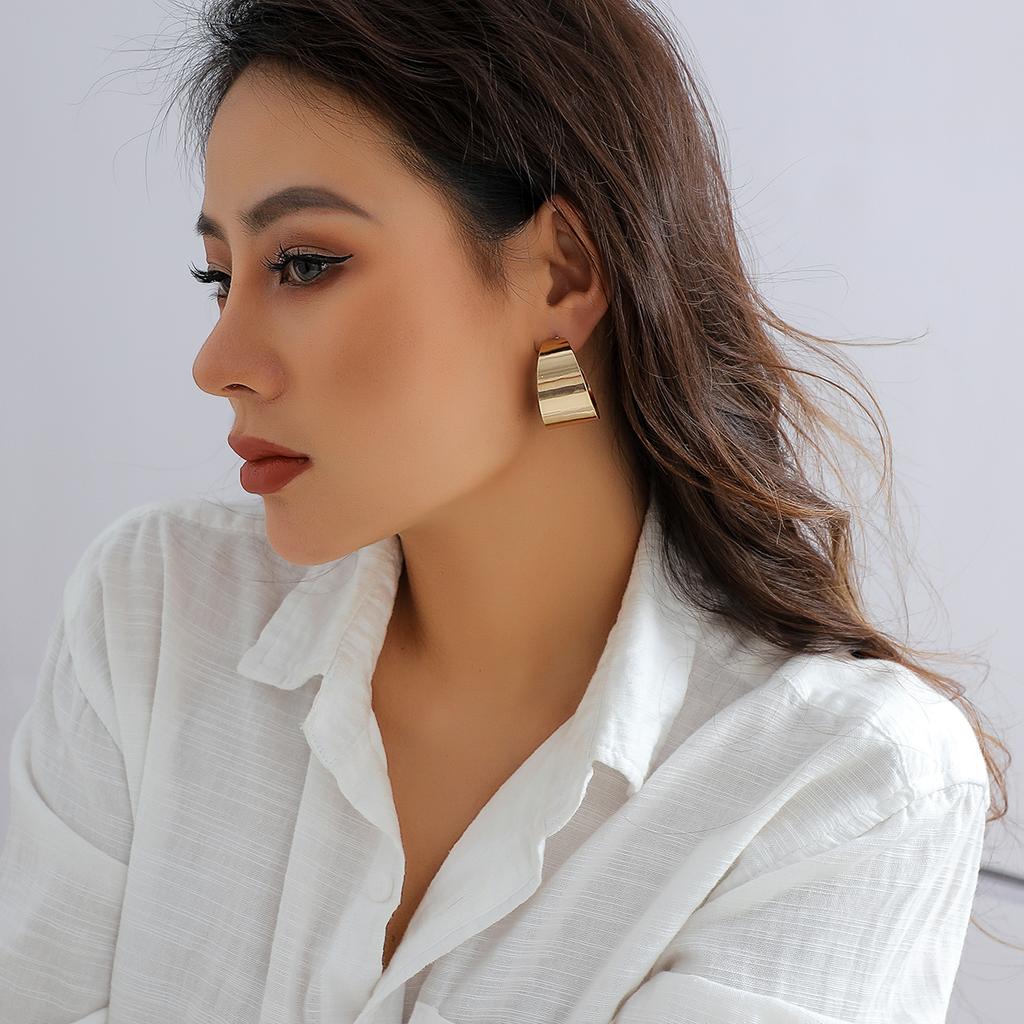Large Wide C Shape Metal Earrings for Women Trendy Exaggerated Big Drop Earrings 2026 Fashion Jewelry Female Accessories Gifts