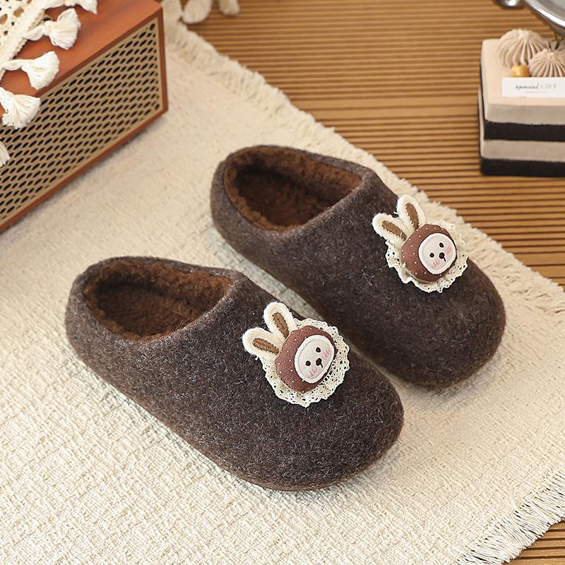 Kids Plush Slippers With Character Style Applique Soft Lined Grippy Sole Warm Shoes
