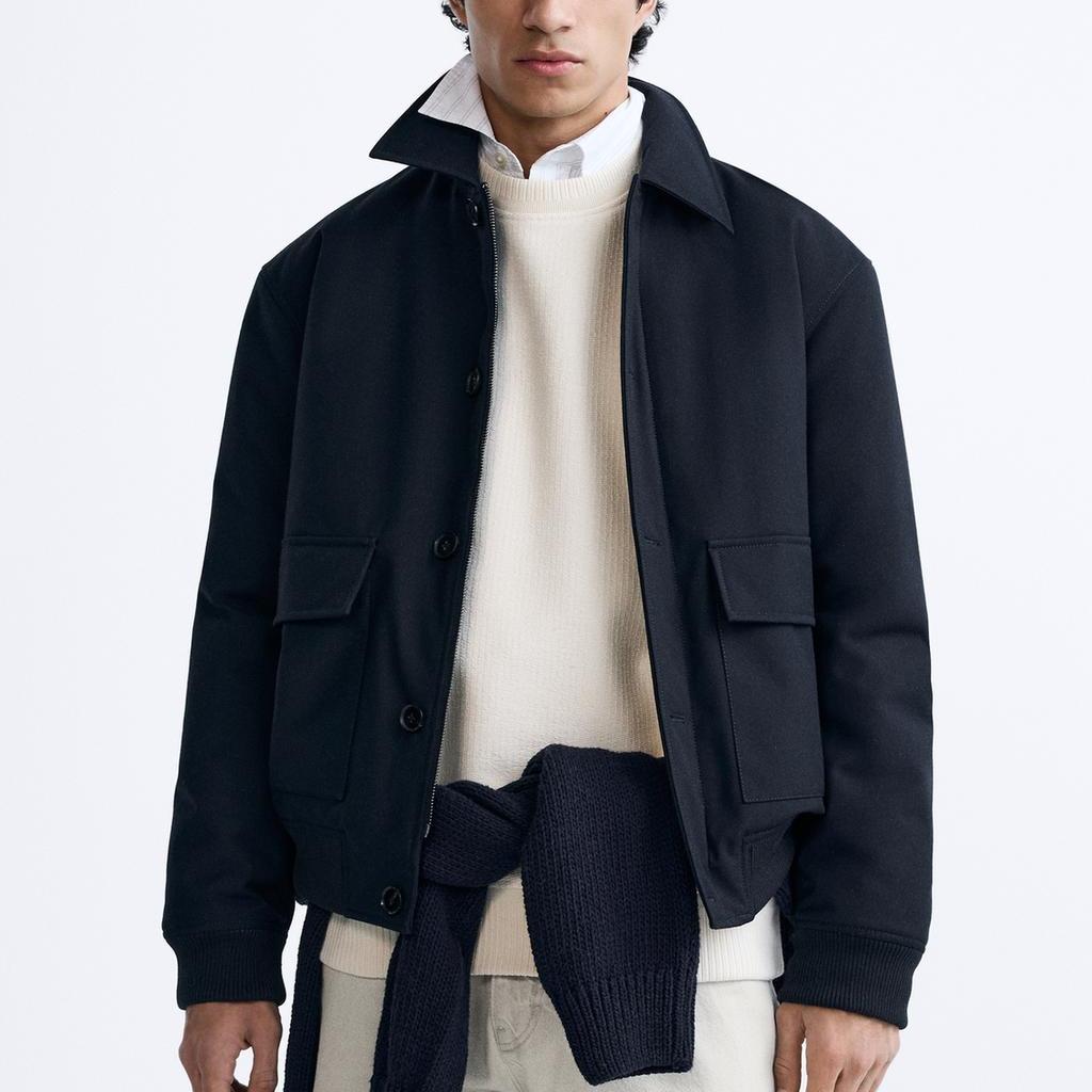 Zara Einfarbige Jacke mit Taschen-Detail, lässigem Revers und langen Ärmeln für Herren, blau 3286501-401