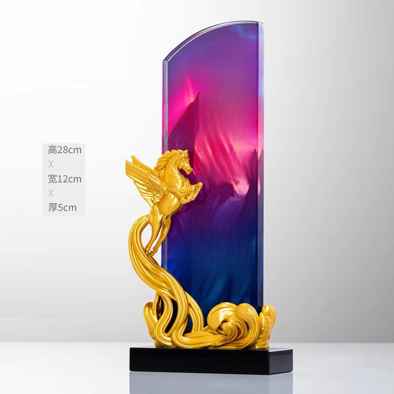 Gepersonaliseerde Paardvormige Hars Kristal Trofee Kleurendruk Prijs Sportprijs Uitstekende Werknemer Souvenir Woondecoratie 1St