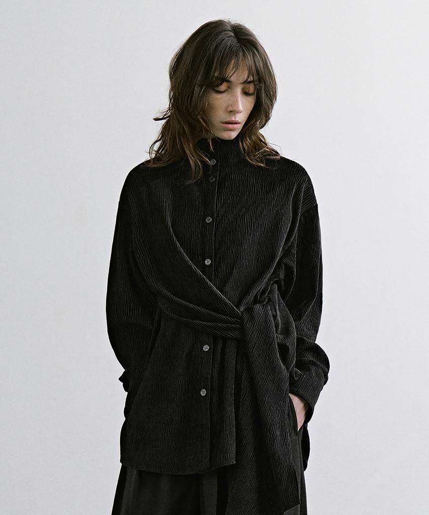 TREEMINGBIRD Crinkled Velvet Wrap Blouse [ Black ]