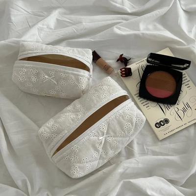 1 Piece Ins Fashion Makeup Case Elegant Simplicity Sweet Floral Lipstick Bag Portable Large Capacity Earphone Cable Storage Bag