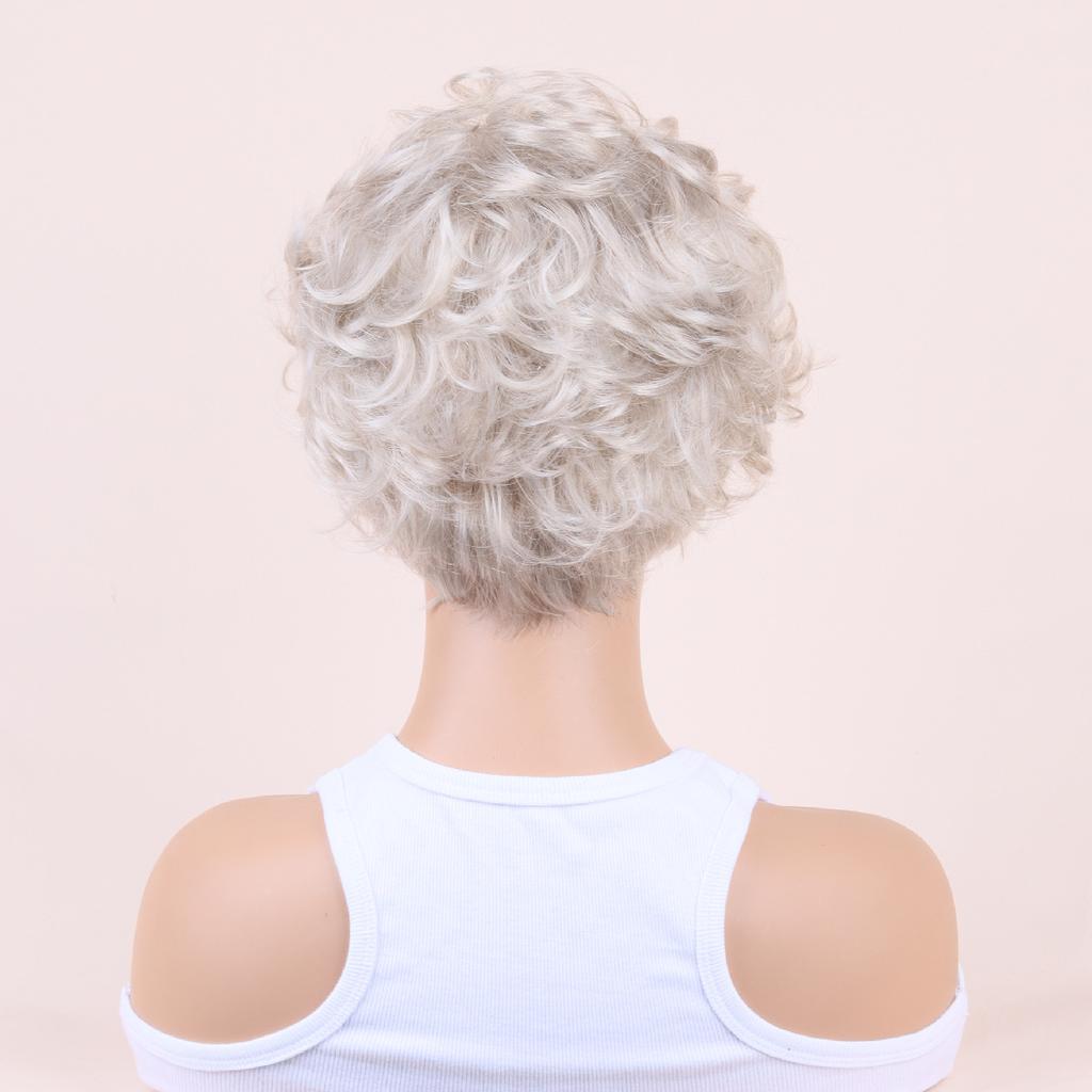 Krátké kudrnaté vlasy Stříbrná Šedá Bílá Paruka pro starší ženy Syntetická paruka s ofinou Paruka pro maminky Denní párty Cosplay Tepelně odolné vlákno