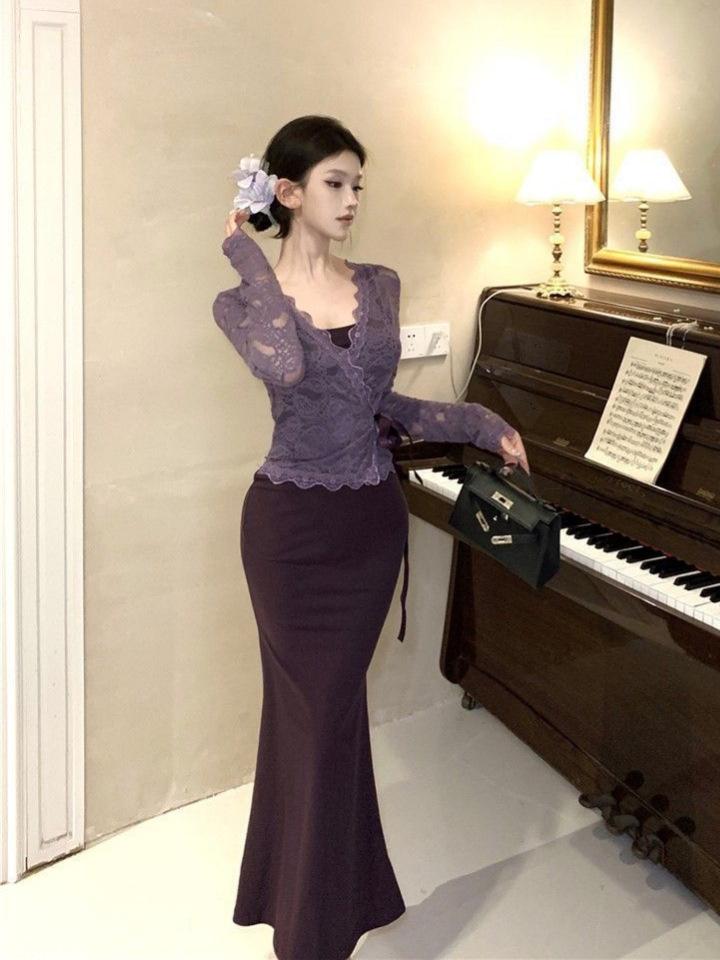 Set Top in Pizzo e Gonna a Sirena Spicy Girl: Chic Ensemble di Inizio Autunno