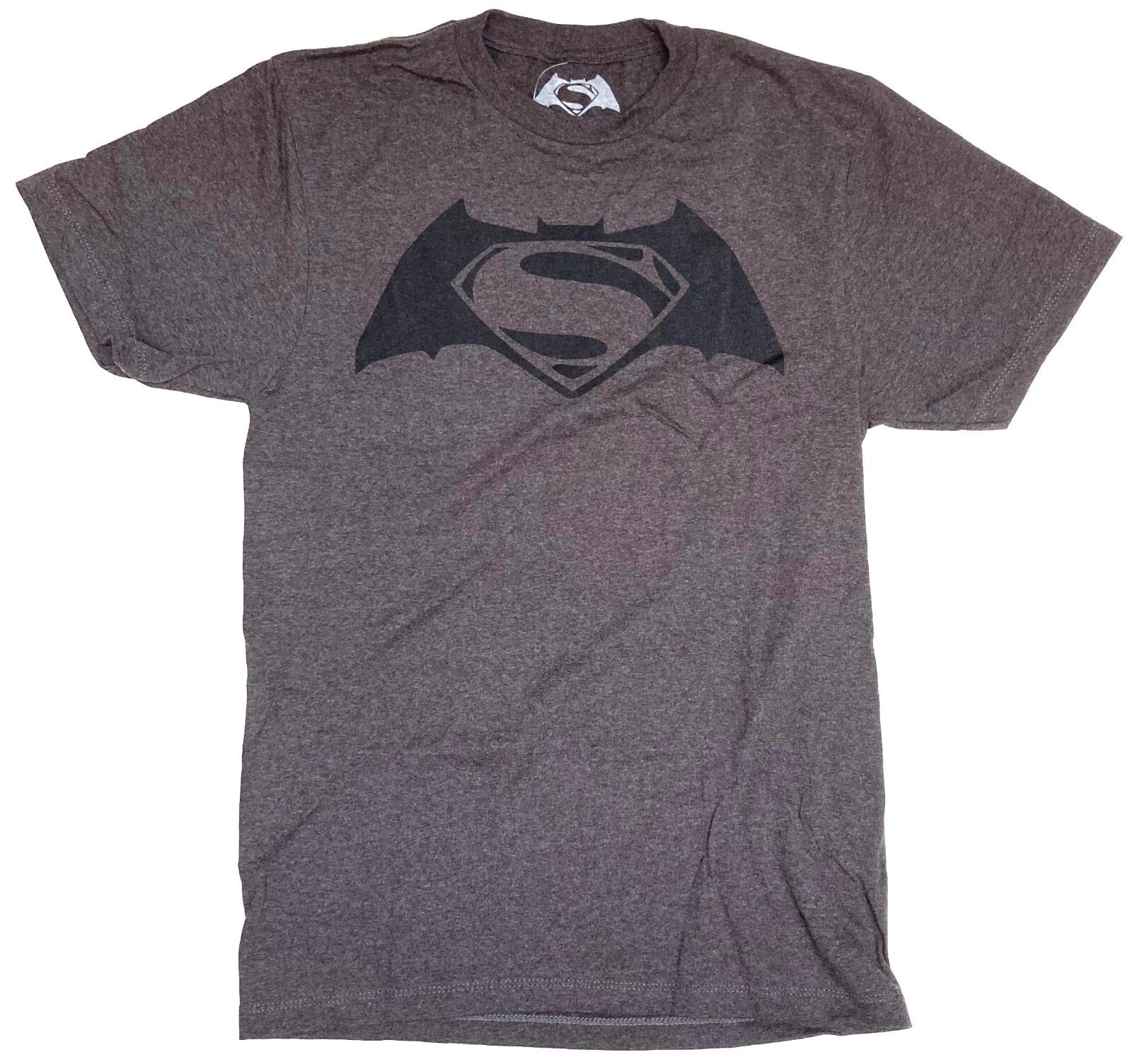 DC Comics Batman vs Superman Logo Men s Charcoal Heather T-Shirt New S