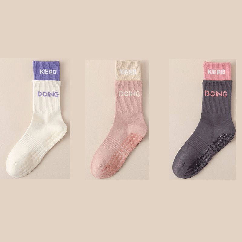 

Женские носки для йоги Гольфы с шортами-акула Фитнес Спортивные носки Утолщенные Голенище Двухслойные Имитация Двух частей Носки для скакалки Танцевальные носки (3 pairs) White + pink + Gray