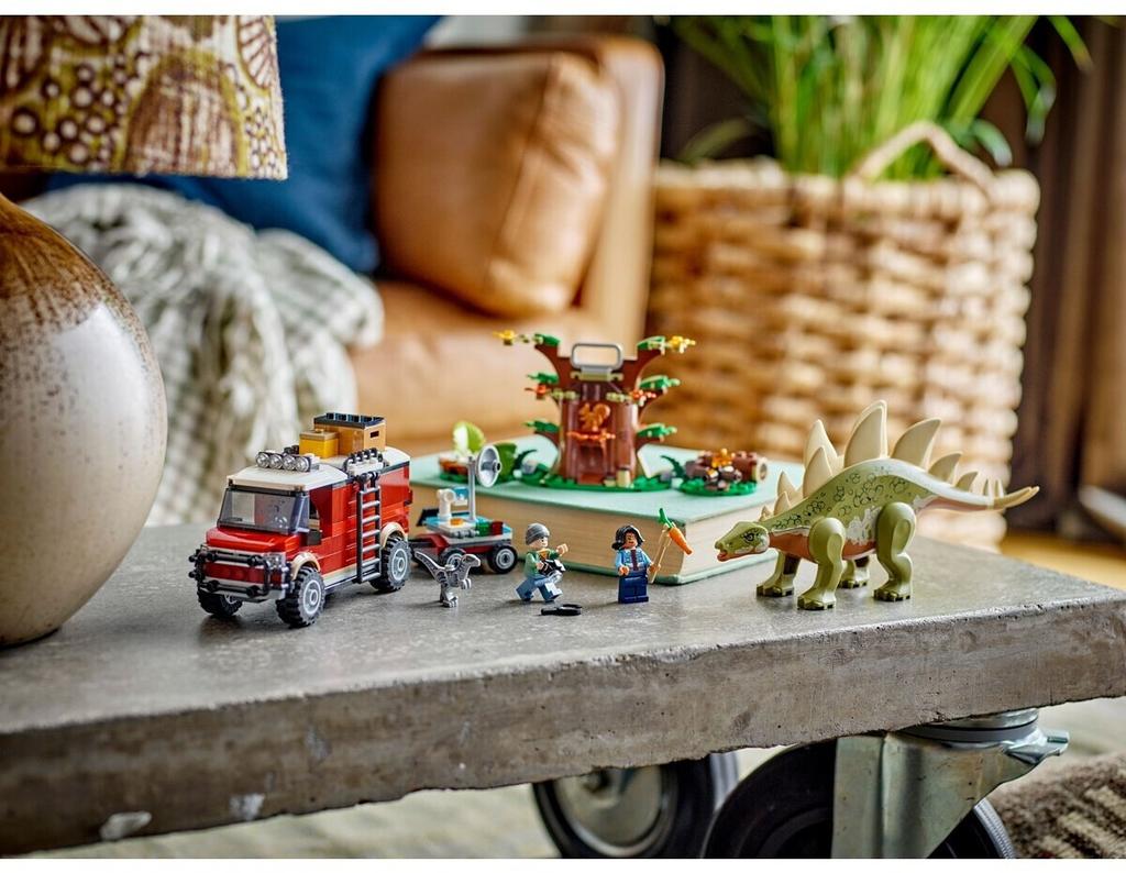 LEGO Jurassic World Constructor – Dinosaur Missions: Discovery of the Stegosaurus (76965)