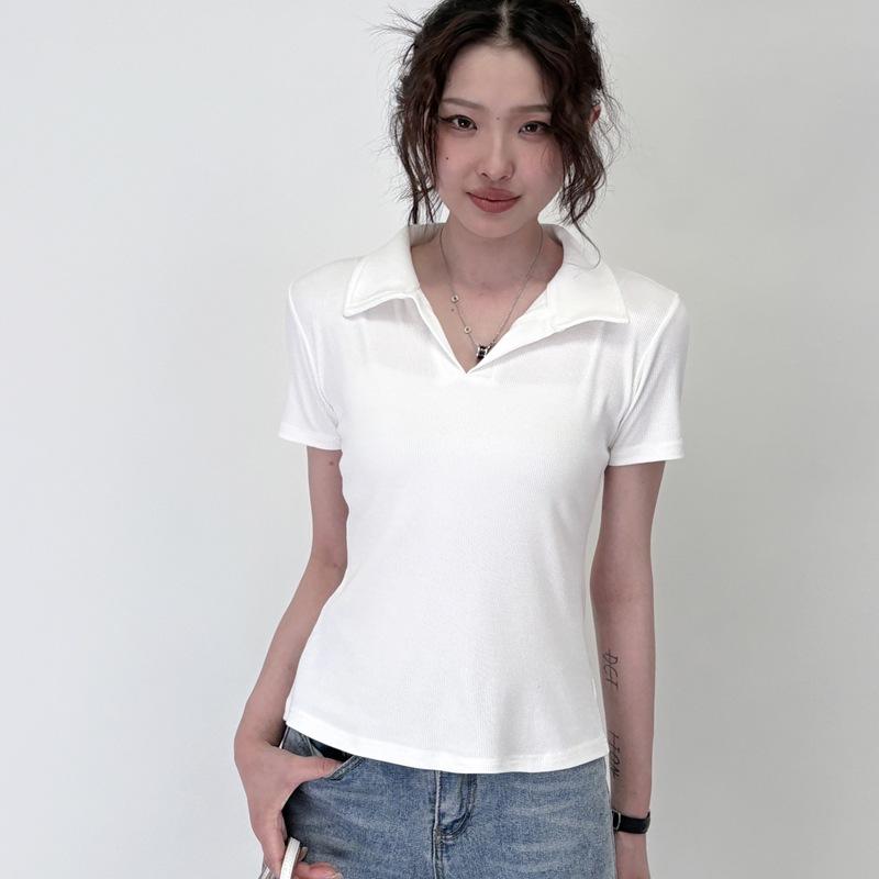 A New Polo Neck Short-sleeved T-shirt for Women In Summer with A Unique Pleated and Cinched Waist Design