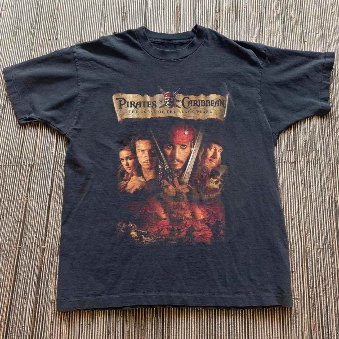 Pirates of the caribbean curse black tshirt, vintage movie tshirt S