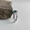 Серебряное кольцо с топазом Лондон Блю 1.091ct, фианитами, вес изделия 3,05 гр (2178026)
