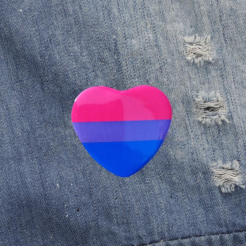Tinplate Couples Lapel Pin Colorful Heart Shaped Punk Romantic Goth Halloween Enamel Badges Brooches Pins for Backpacks