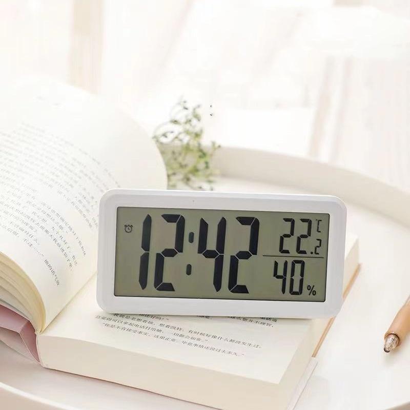 Digital Alarm Clock MAX/MIN Temperature Humidity Date Display Battery Powered Snooze Table Clock 12/24H Wall-mounted LCD Clock