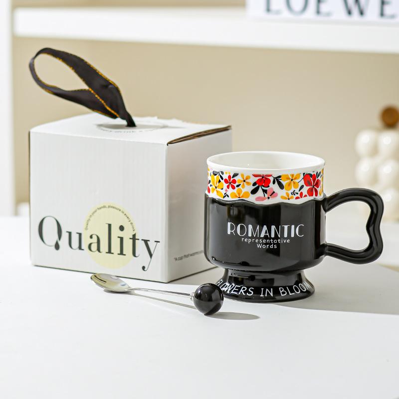 Retro Goblet Mug Light Luxury Couple European Ceramic Milk Cup Gift Women's Home High Value Water Cup