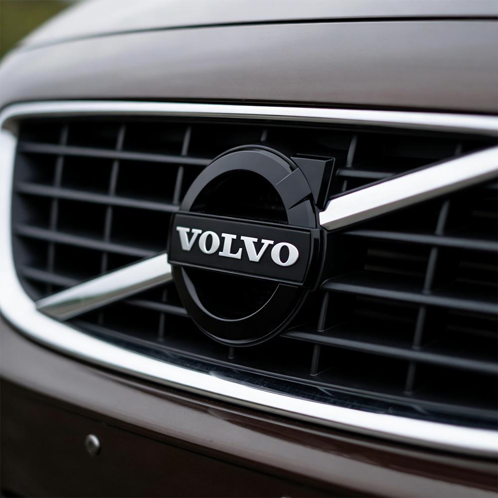 Car Front Grille Logo Letter Decorative Badge Accessories Steering Wheel Sticker for Volvo Rdesign XC90 S60 XC60 V70 S80 S40 V50
