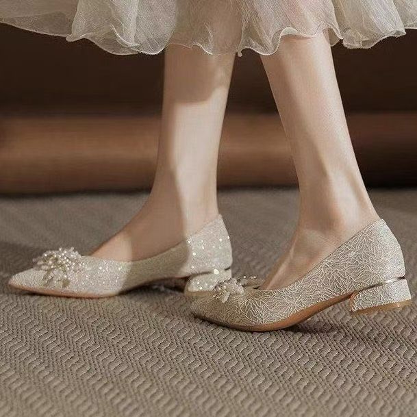 Fashion Beautiful Wedding Shoes Pointed Low Heel Single Shoes Women's Spring and Summer New French Style Not Tired Feet Shallow Mouth Women's Single