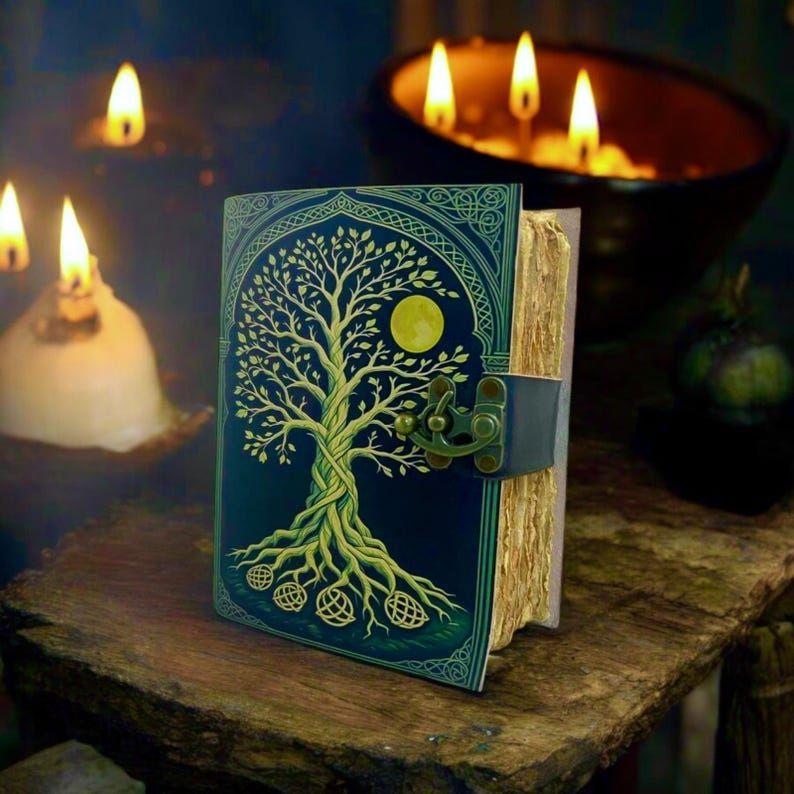 

Большой гримуар на 200 страниц, винтажный кожаный журнал, толстый журнал «Древо жизни», пустая книга теней для заклинаний, небесные подарки для него/нее 7 x 5 in