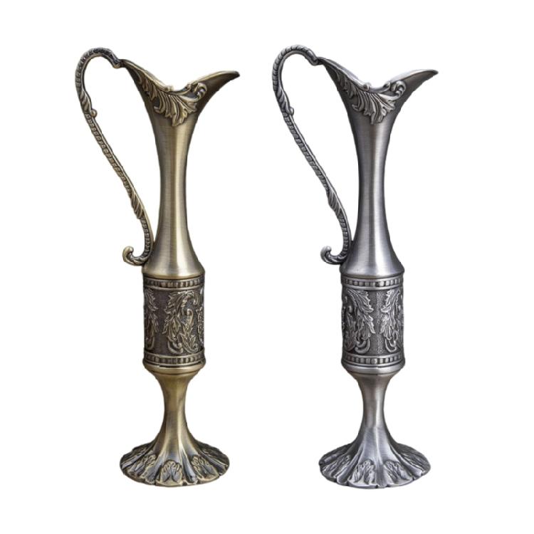 Antique Metal Vases With Engraved Pattern Narrow Neck Flower Container For Living Space Centerpieces Wedding Decoration