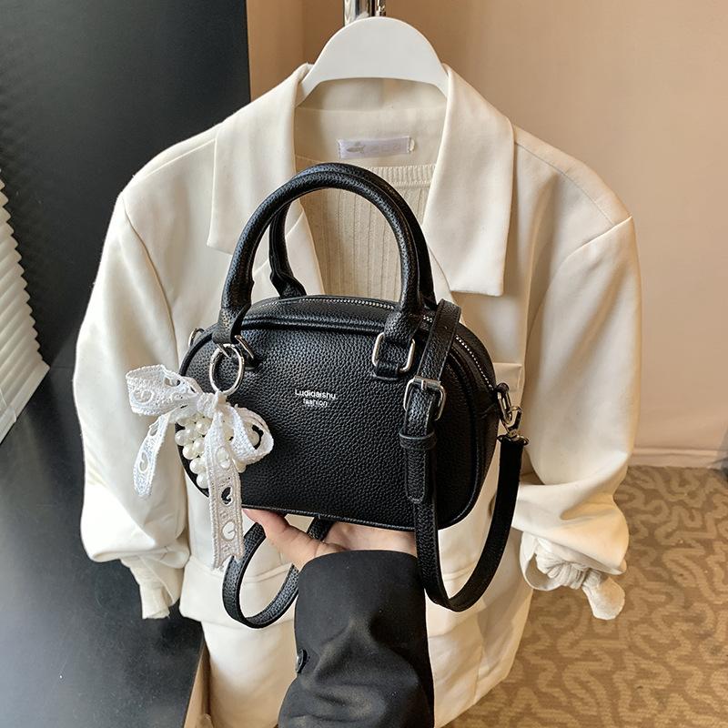 High-end Niche Bag Women's New Summer Fashion Versatile Shoulder Messenger Bag Portable Pillow Bag