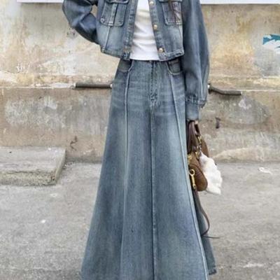 Damen Retro Denim Jacke & High-Waist Rock Set - Sommermode Trend 2026