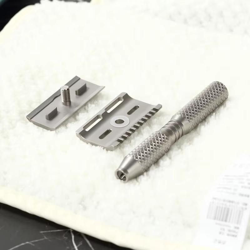 YAQI New Men's Ghost 90DC Cross Grain Pattern Titanium Light Weight Safety Razor High Quality Professional Face Clearance Tool