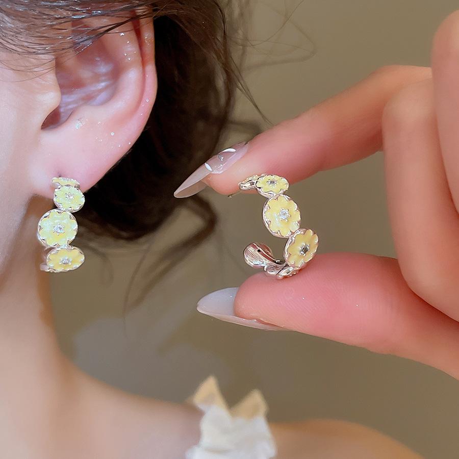 2026 New Drip-Glaze Hoop Earrings for Women C Shape Flower Geometric Earrings Buckle Sweet Cute Banquet Daily Wear Jewelry Gifts