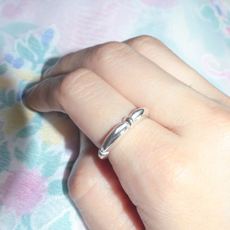 LOASI ribbon tie ring