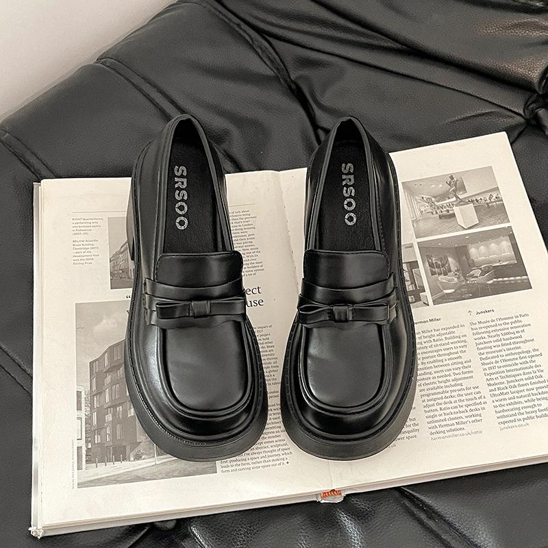 

Универсальный модный стиль маленькие кожаные туфли платформа лоферы весна и лето 2025 новые верхняя одежда черные увеличивающие рост одинарные туфли женская обувь 40 матовый черный