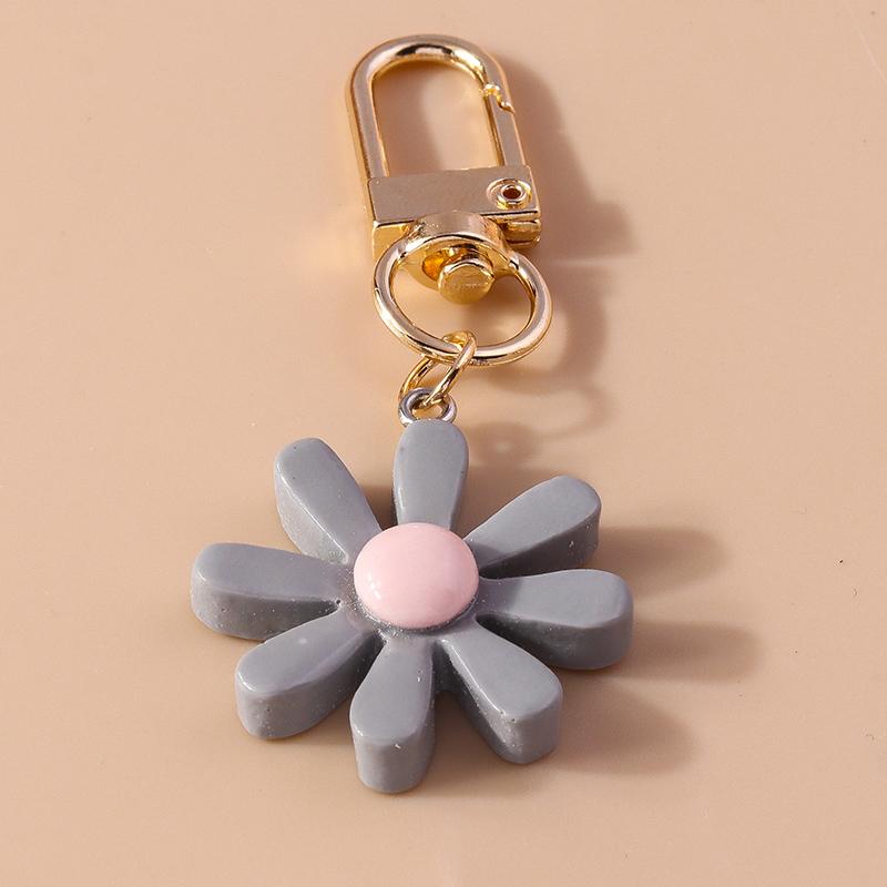 Lovely Candy Color Daisy Flower Keychain for Women Girls Keyring Pendants for Car Keyholder Handbag Decor DIY Jewelry Gifts