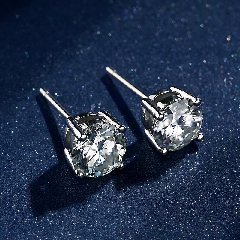 Classic Four-Claw Shiny Diamond Ear Studs S925 Sterling Silver