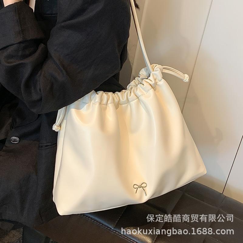 Casual Soft Surface Large-capacity Bag Women's 2025 New Fashion Commuter Shoulder Underarm Bag Portable Tote Bucket Bag