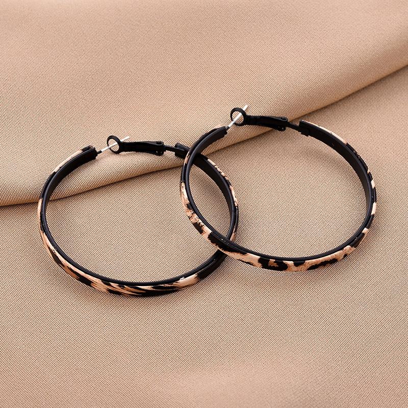 

Ретро серьги-гвоздики в гонконгском стиле, модные простые серьги, нишевые универсальные модные серьги для женщин